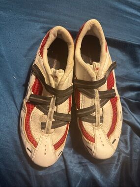 Women’s Size 9 Skechers Slide On Shoes